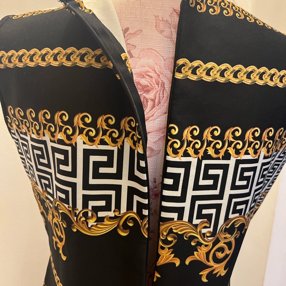 Beautiful dress - Picture 6 of 7